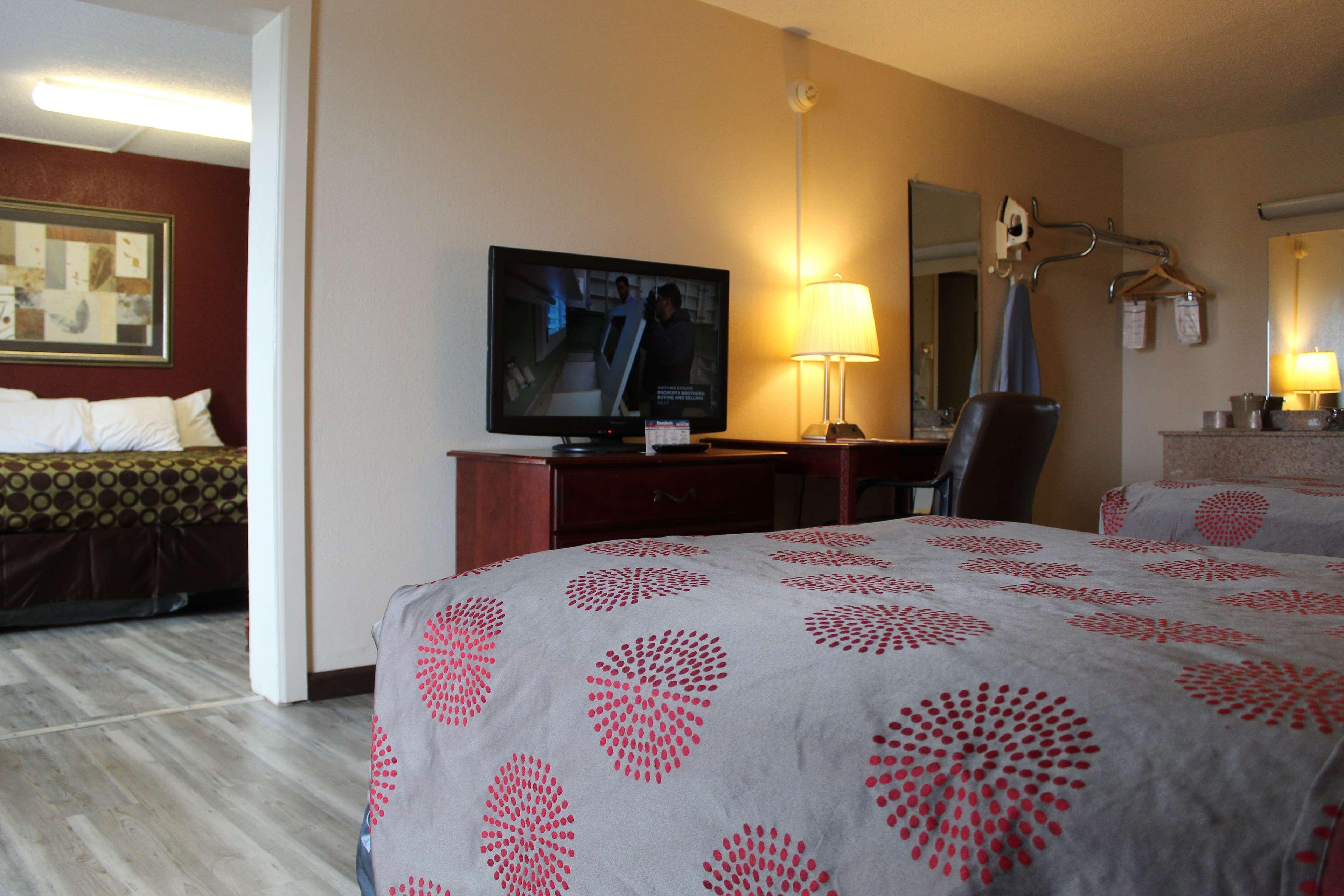 Ramada By Wyndham Harrisonburg Motel Dış mekan fotoğraf