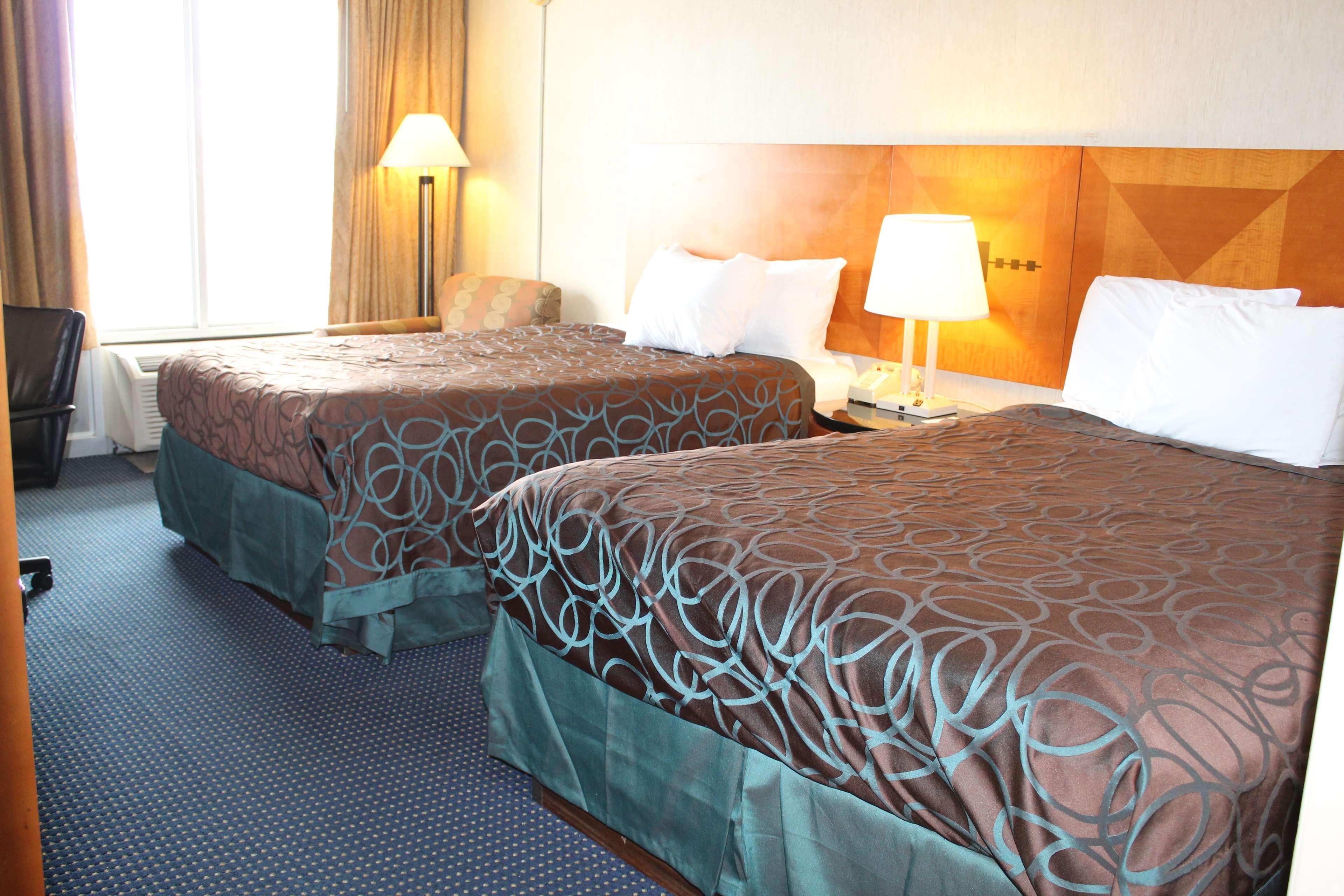 Ramada By Wyndham Harrisonburg Motel Dış mekan fotoğraf
