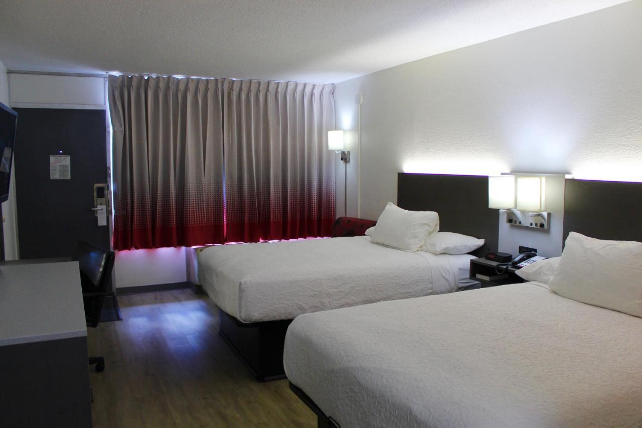 Ramada By Wyndham Harrisonburg Motel Dış mekan fotoğraf