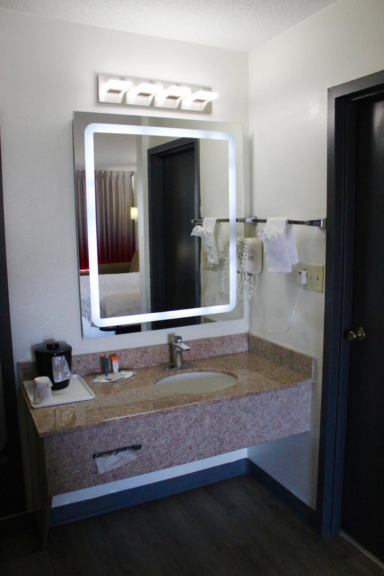 Ramada By Wyndham Harrisonburg Motel Dış mekan fotoğraf