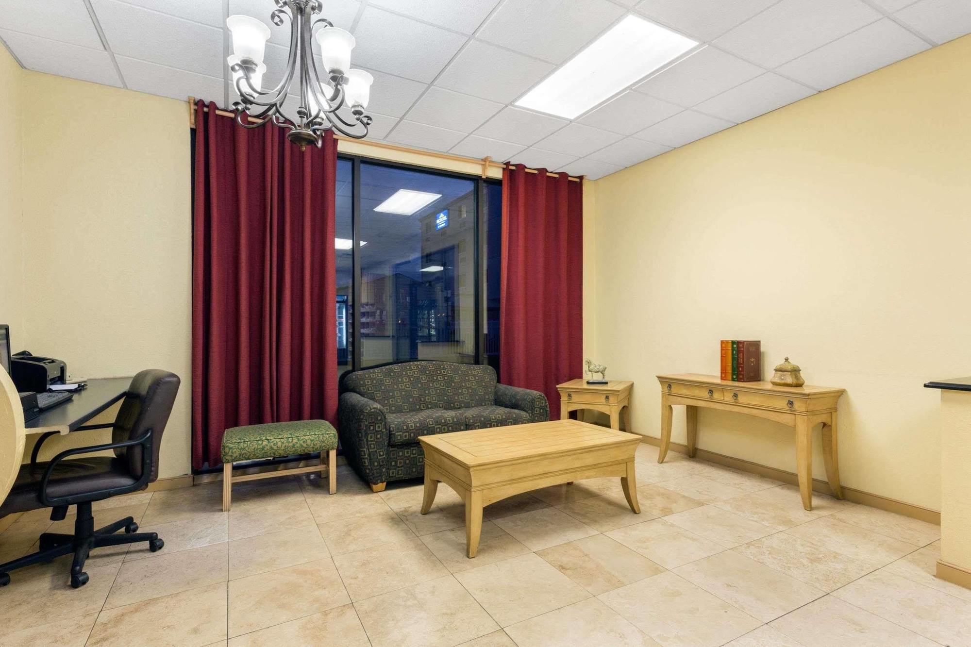 Ramada By Wyndham Harrisonburg Motel Dış mekan fotoğraf