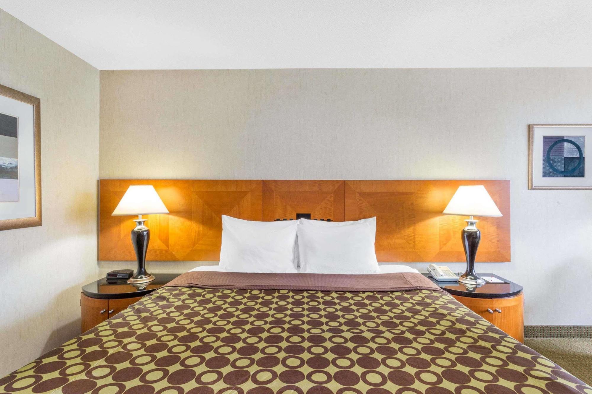 Ramada By Wyndham Harrisonburg Motel Dış mekan fotoğraf
